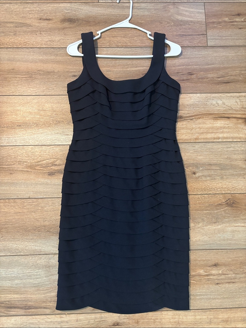 Carmen Marc Valvo Black Layered Scoop Neck Sheath Dress